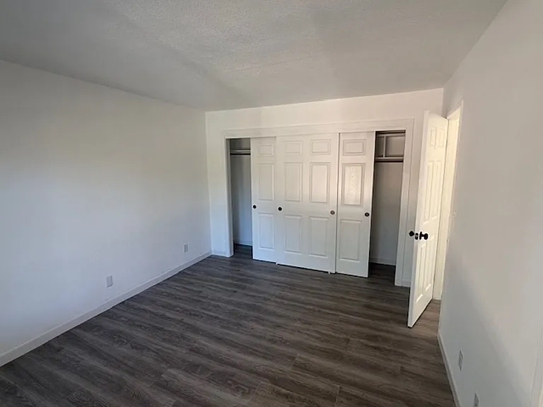 300 Mill Rd — Photo 17