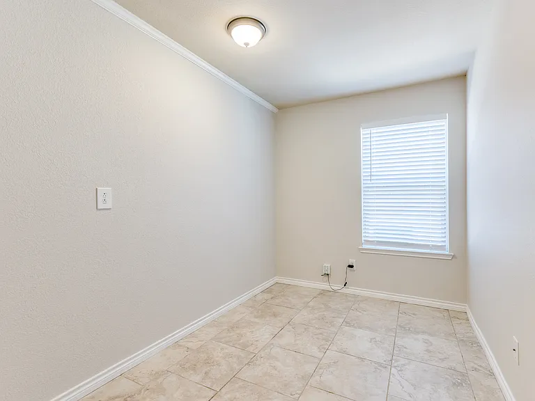 520 Pollyann Trl — Photo 13