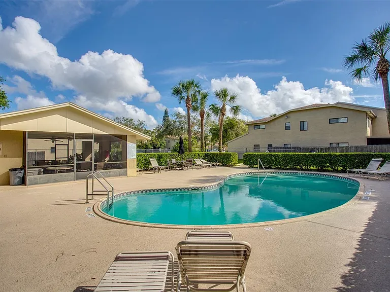 6248 Peregrine Ct — Photo 34