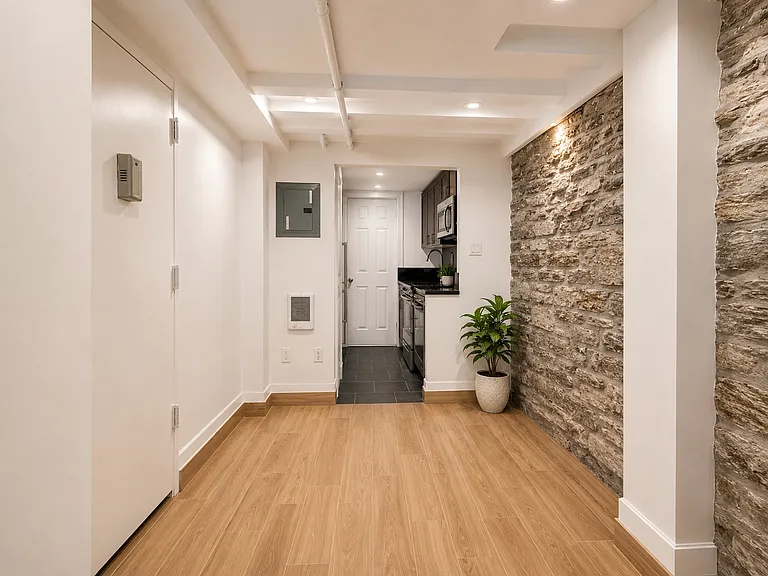 345 W 53rd St #B — Photo 2