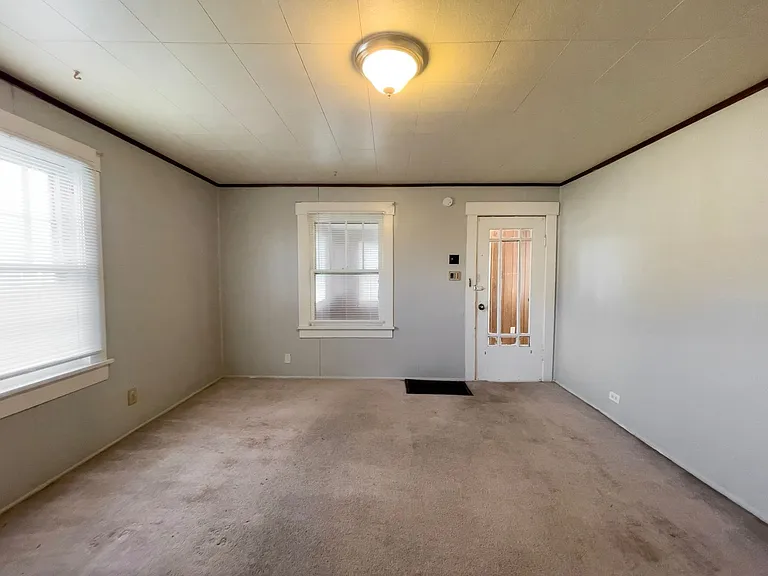 2401 S Mulberry St — Photo 18