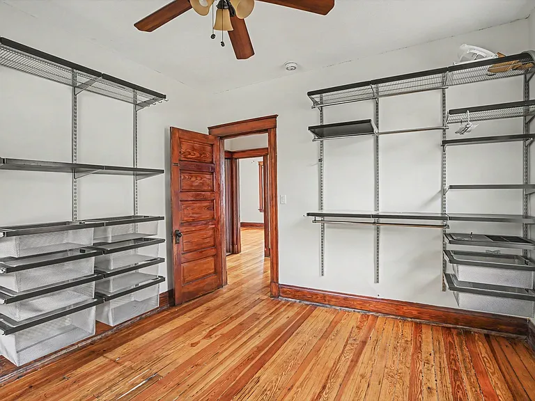 2428 Robertson Ave — Photo 24