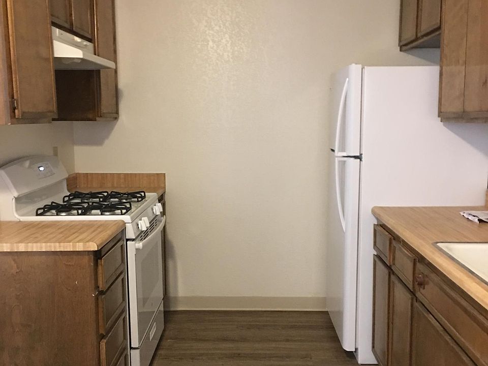 2nd image of 3411 Spring St APT 13