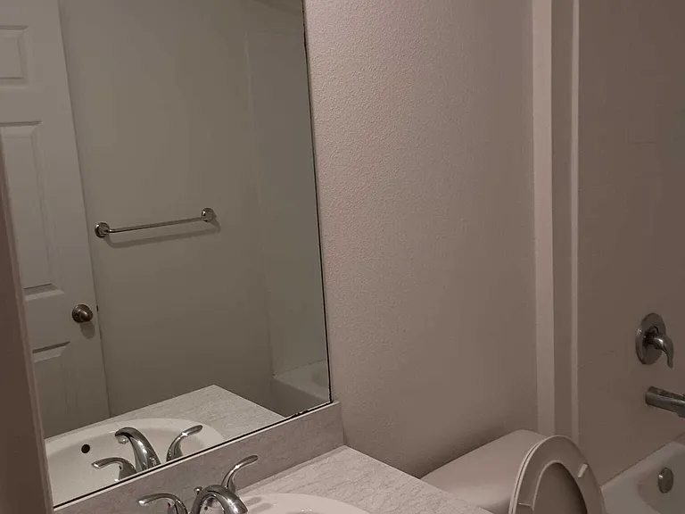 337 SE Starfish Ave — Photo 9