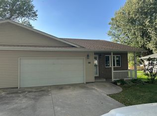 622 S Locust St, Odebolt, IA 51458