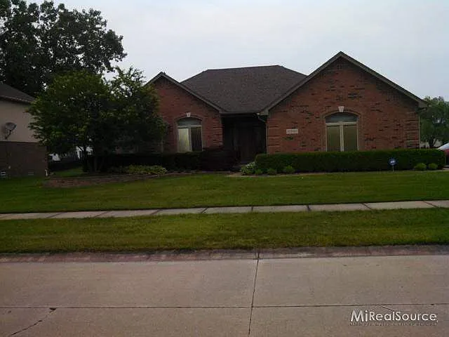 51562 Pinewood Dr photo 1