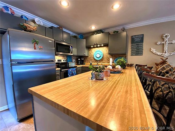 4th image of 23 Southwood Shores Pl #2B