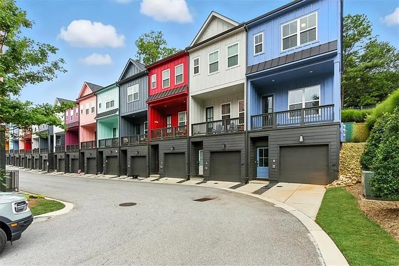 Building Photo - 170 Color Cir