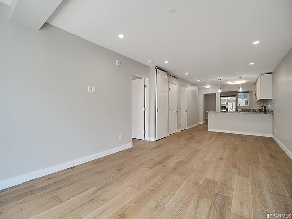 3rd image of 1856 Pacific Ave