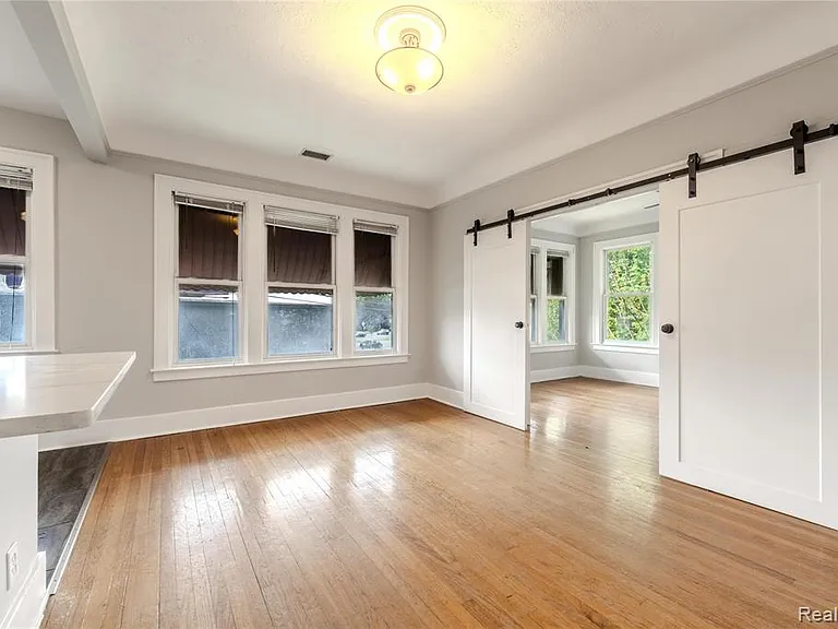 605 W Hudson Ave — Photo 7