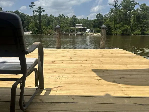 18561 River Bend Rd, Maurepas, LA 70449