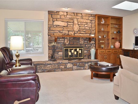 5th image of 806 S Orleans Dr