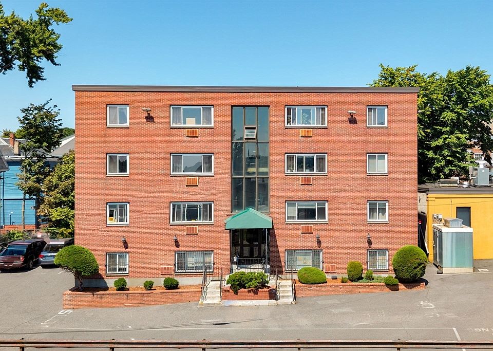 1st image of 326 Broadway APT 15