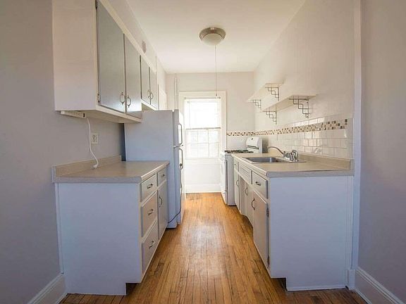 4th image of 21414 36th Ave APT 1