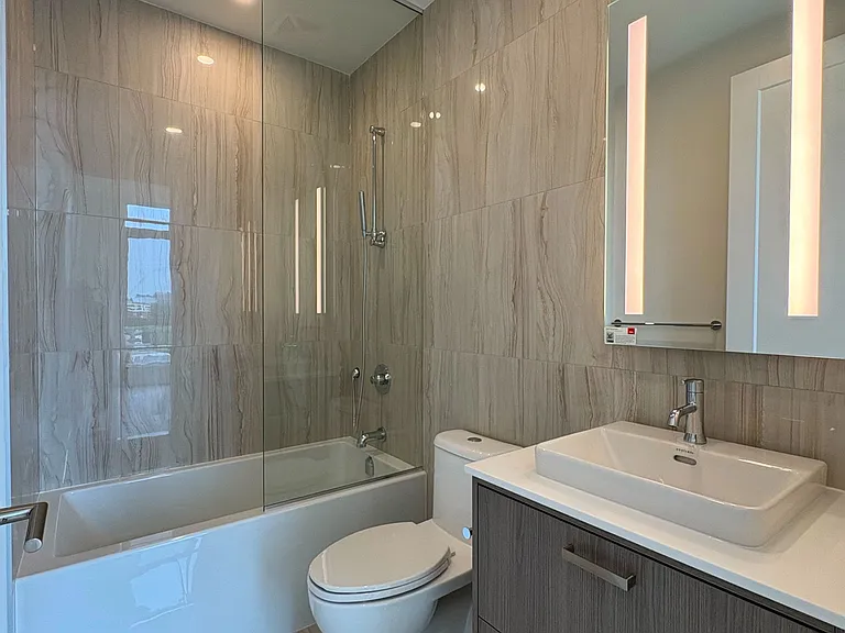 858 Dupont St #Penthouse 17 — Photo 9