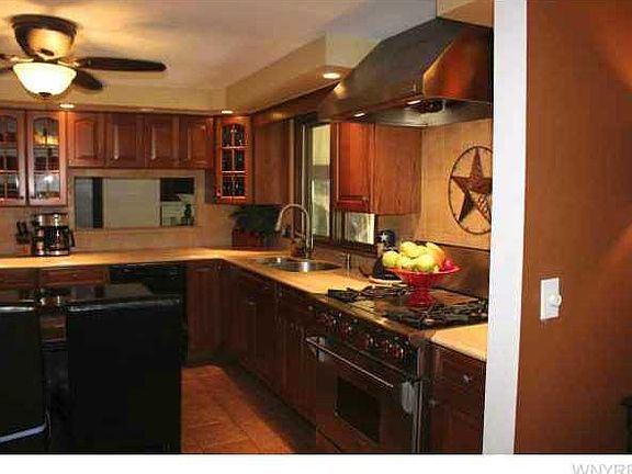 2nd image of 145 Bramble Ct