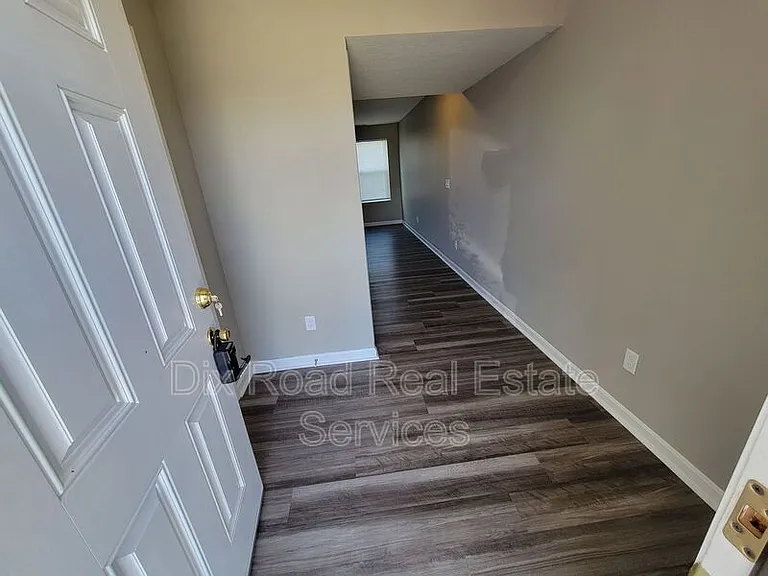 837 Prescot Cir — Photo 4