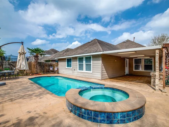 10514 Lauren Creek Dr, Baytown, TX 77523