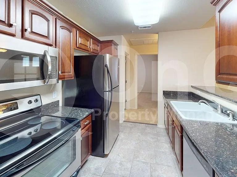 2550 E River Rd #5302 — Photo 7