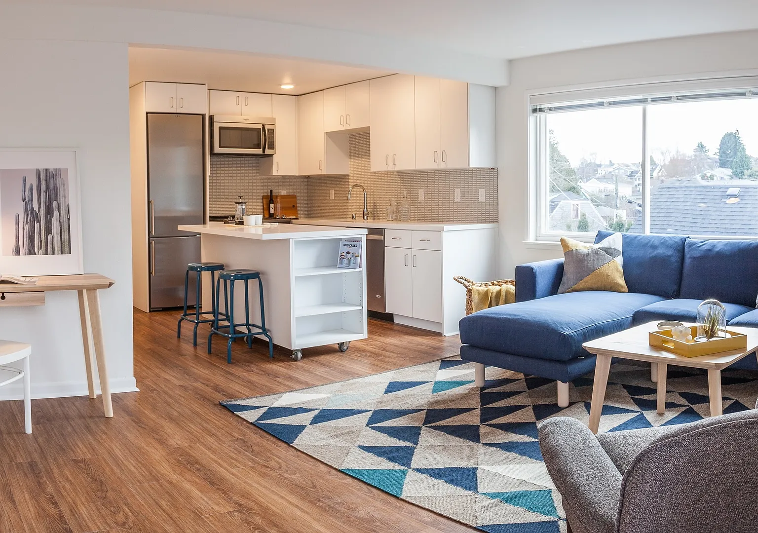 215 Boston Apartments — Photo 1