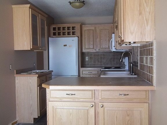 2nd image of 625 E 143rd St