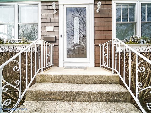 3rd image of 328 S Villa Ave