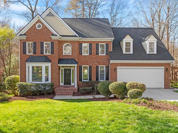 125 Highlands Lake Dr, Cary, NC 27518