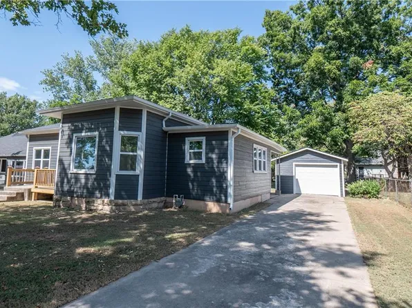 912 Indiana St, Neodesha, KS 66757