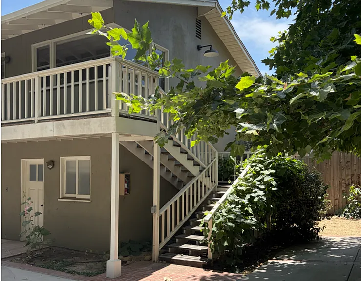 There are two units in the building--one upper unit and one lower unit.