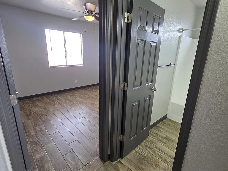 1462 E 28th Ave #4 — Photo 33