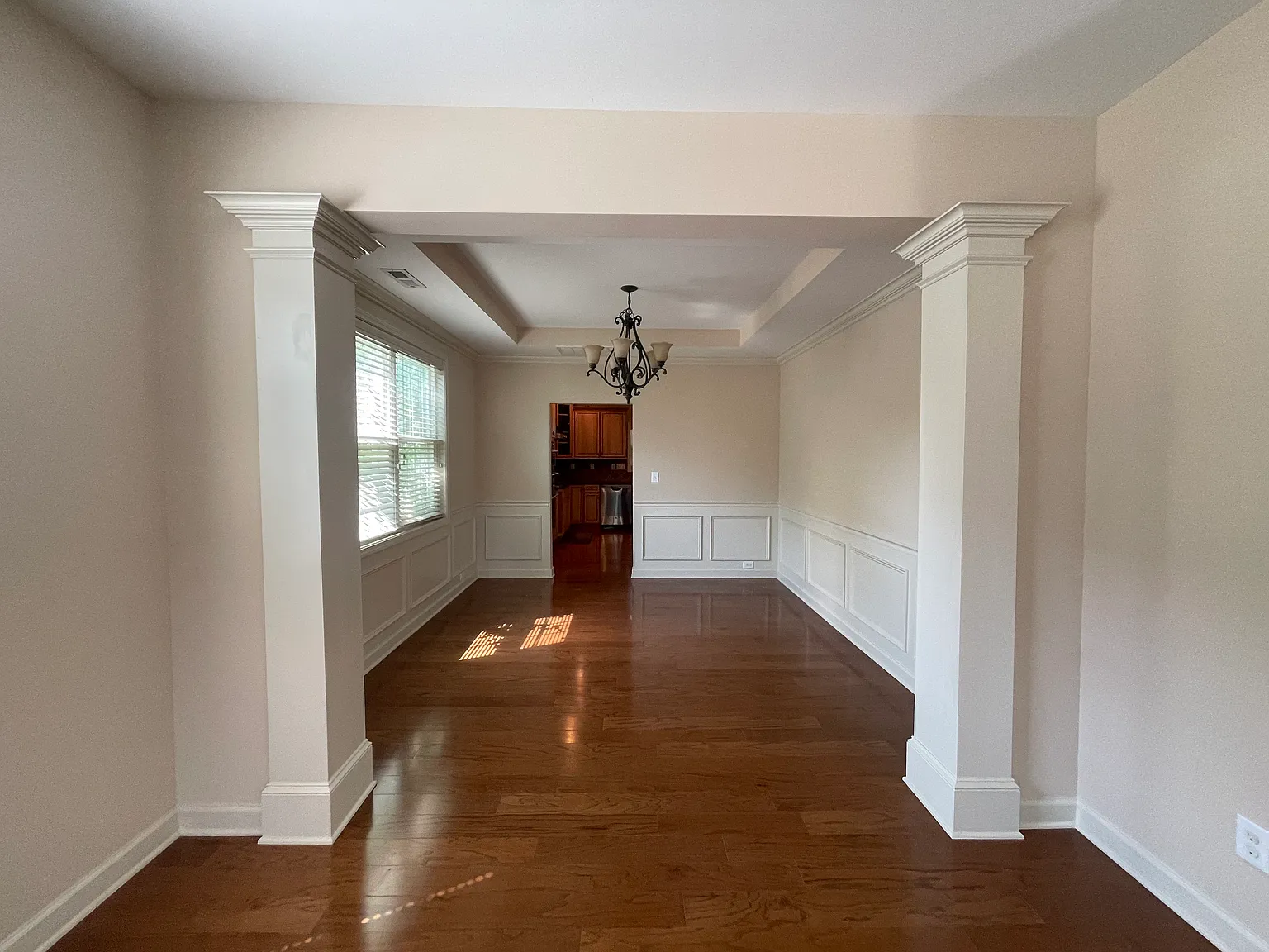 5 bed, 3416 sqft, $2,600 — Photo 4