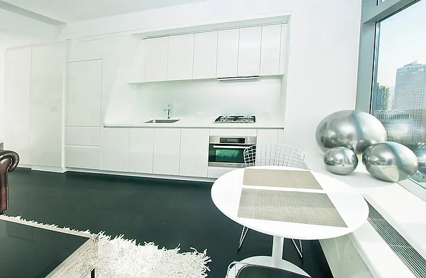 Rented by NOVO | media 43