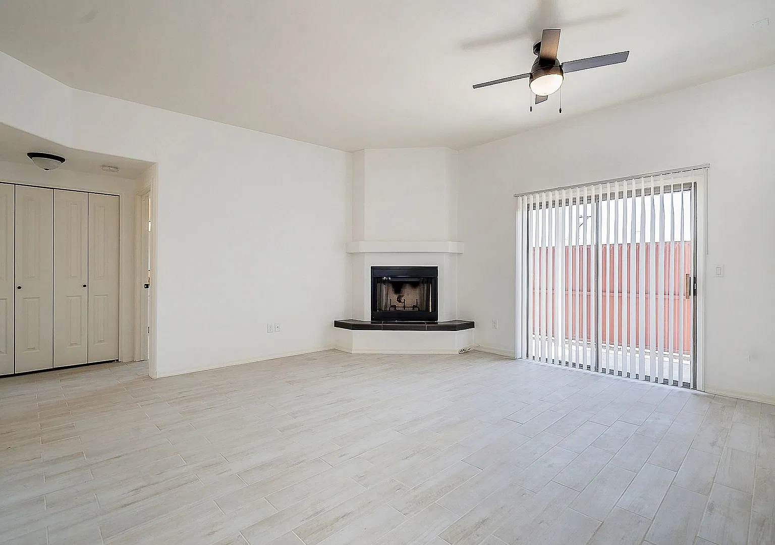 1402 E. Elm St. — Photo 4
