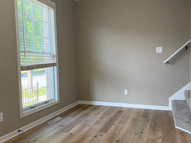 2717 Bristol Dr — Photo 3