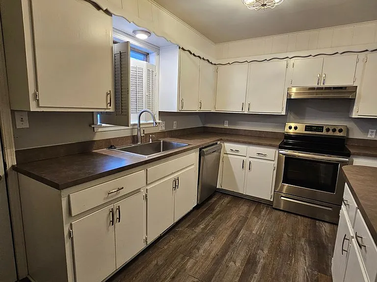 Broadway Apartments in Rose District — Photo 17