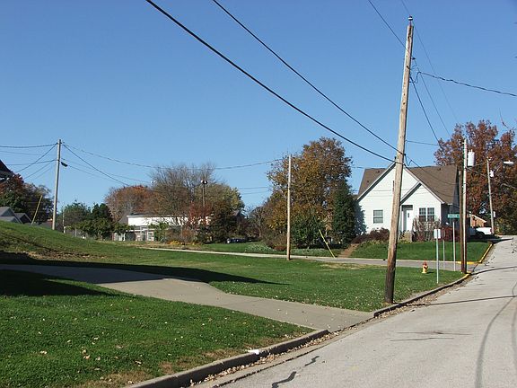 2nd image of 1407 Kundek St