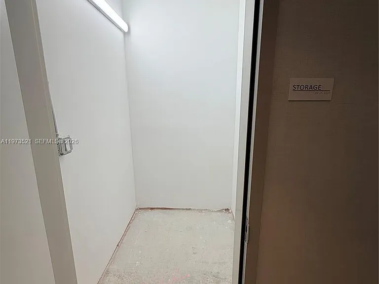 9201 E Bay Harbor Dr #303 — Photo 31
