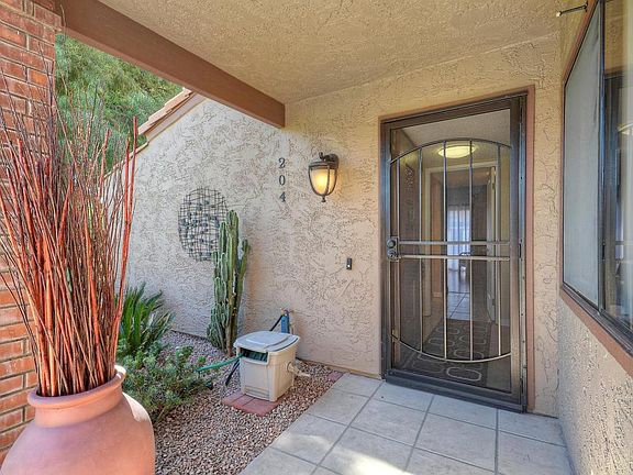 3rd image of 204 Leisure World