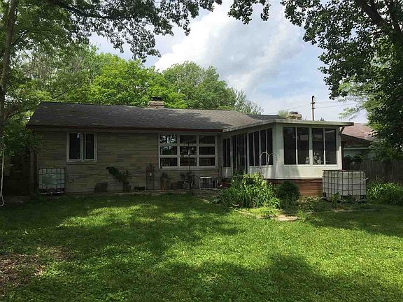 4th image of 209 S Hillsdale Dr