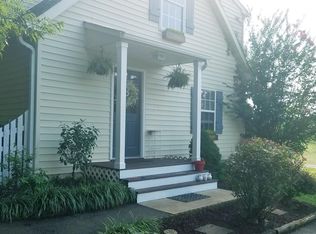 425 Poplar Ridge Rd, Chapmansboro, TN 37035