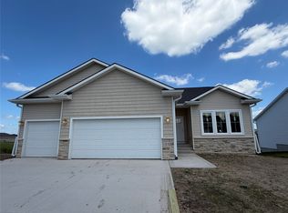 515 NW Georgetown Dr, Waukee, IA 50263