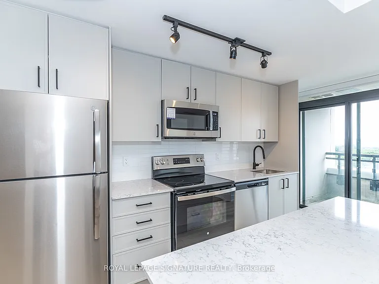 785 Dovercourt Rd #1105 — Photo 13
