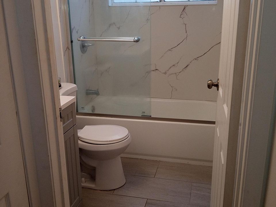 2nd image of 336 Saint Francis Blvd