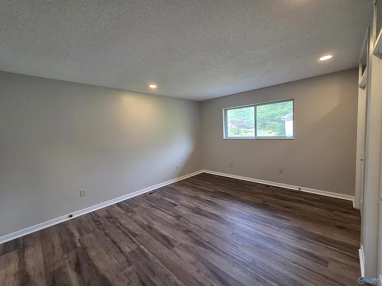 1209 Governors Dr SE — Photo 15