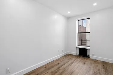 Rented by Safdie Realty Group