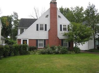 28 Hancock Ter, Amherst, NY 14226
