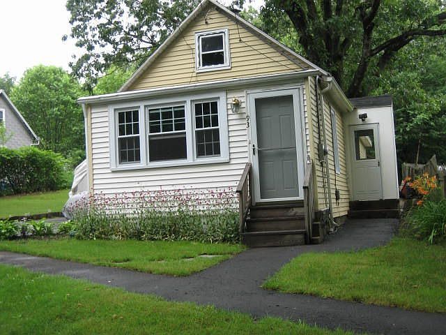 Bungalow Style 93 Spruce St