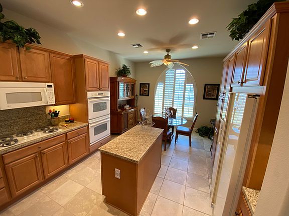 3rd image of 40137 Camino Montecito