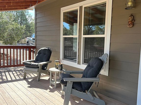 3rd image of 17 Branding Iron Rd