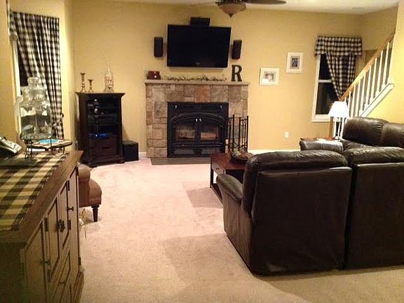 3rd image of 548 W Creek Dr